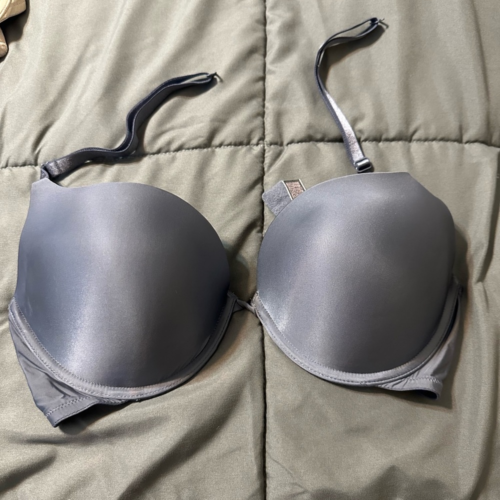 VICTORIA SECRET PUSH UP BRA